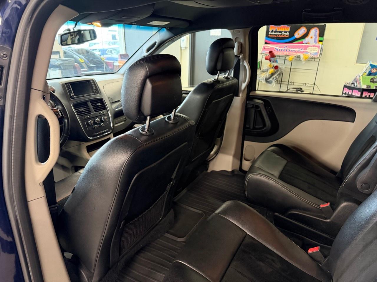 2017 Dodge Grand Caravan SXT Photo