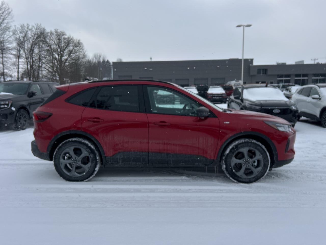 2025 Ford Escape ST-Line AWD Photo3