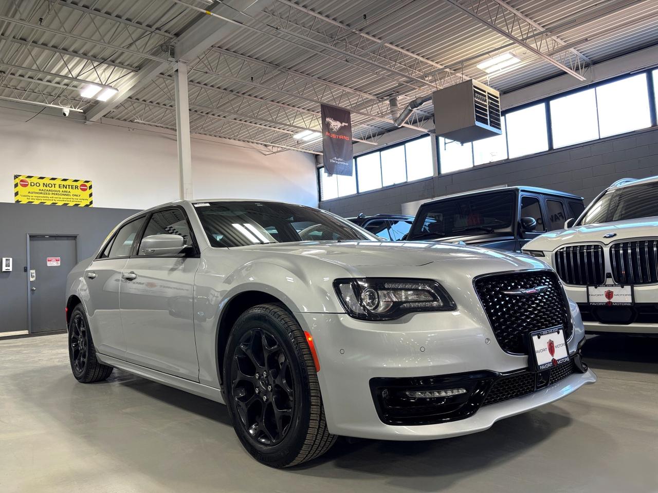 2022 Chrysler 300 300S|AWD|NAV|LEATHER|PANOROOF|ALPINEAUDIO|SPORT|++ Photo