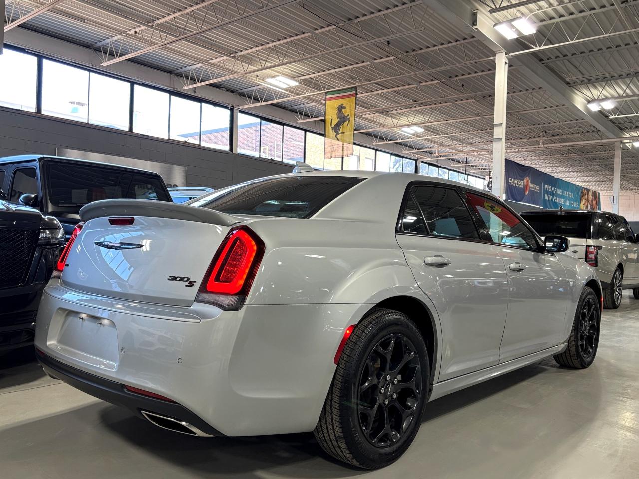 2022 Chrysler 300 300S|AWD|NAV|LEATHER|PANOROOF|ALPINEAUDIO|SPORT|++ Photo