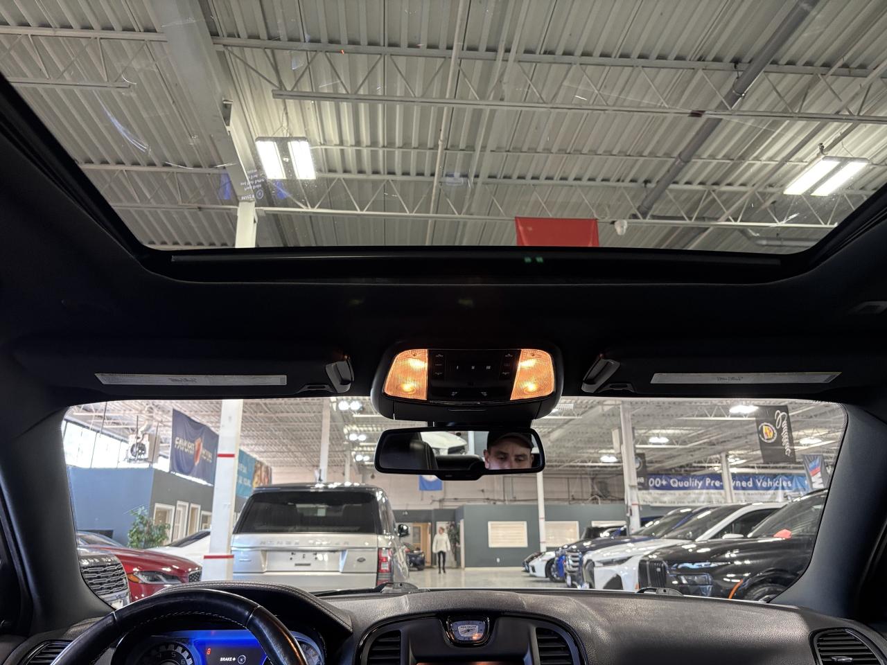 2022 Chrysler 300 300S|AWD|NAV|LEATHER|PANOROOF|ALPINEAUDIO|SPORT|++ Photo