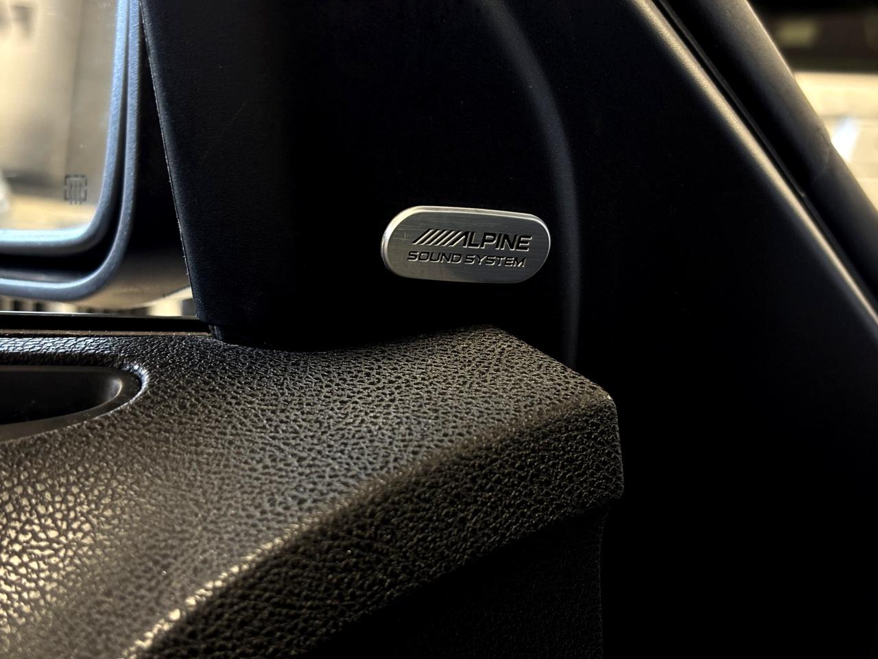 2022 Chrysler 300 300S|AWD|NAV|LEATHER|PANOROOF|ALPINEAUDIO|SPORT|++ Photo