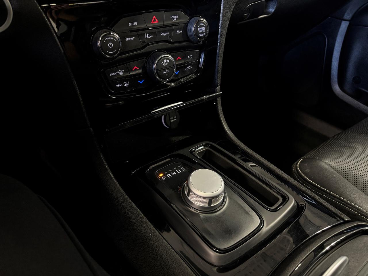 2022 Chrysler 300 300S|AWD|NAV|LEATHER|PANOROOF|ALPINEAUDIO|SPORT|++ Photo