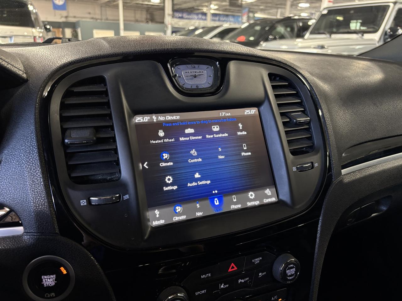 2022 Chrysler 300 300S|AWD|NAV|LEATHER|PANOROOF|ALPINEAUDIO|SPORT|++ Photo