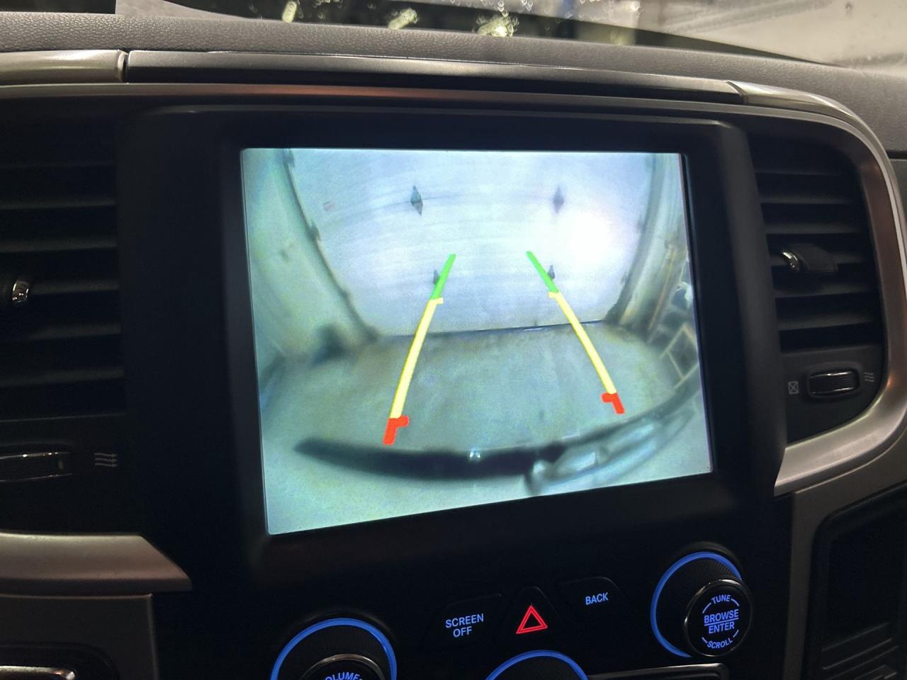 2019 RAM 1500 Classic 4X4 | 5.7L V8 | CREW|CARPLAY|TONNEAU|8.4 IN SCREEN Photo