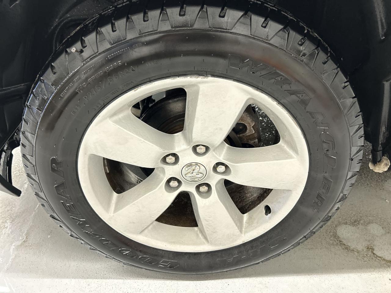 2019 RAM 1500 Classic 4X4 | 5.7L V8 | CREW|CARPLAY|TONNEAU|8.4 IN SCREEN Photo4