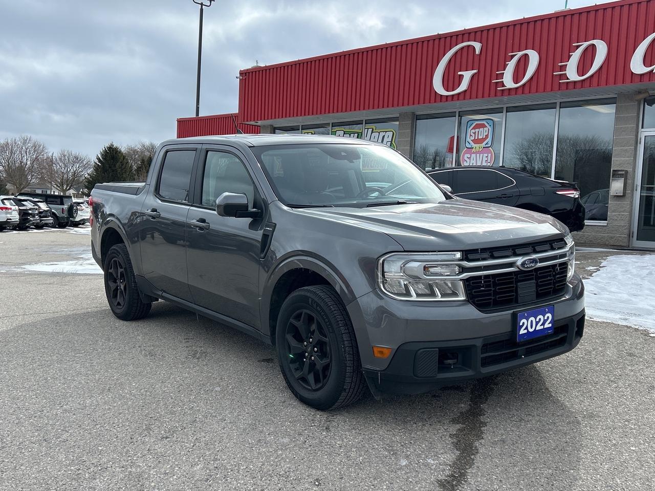 2022 Ford Maverick LARIAT FX4, CREW, CLEAN CARFAX, REMOTE START! Photo