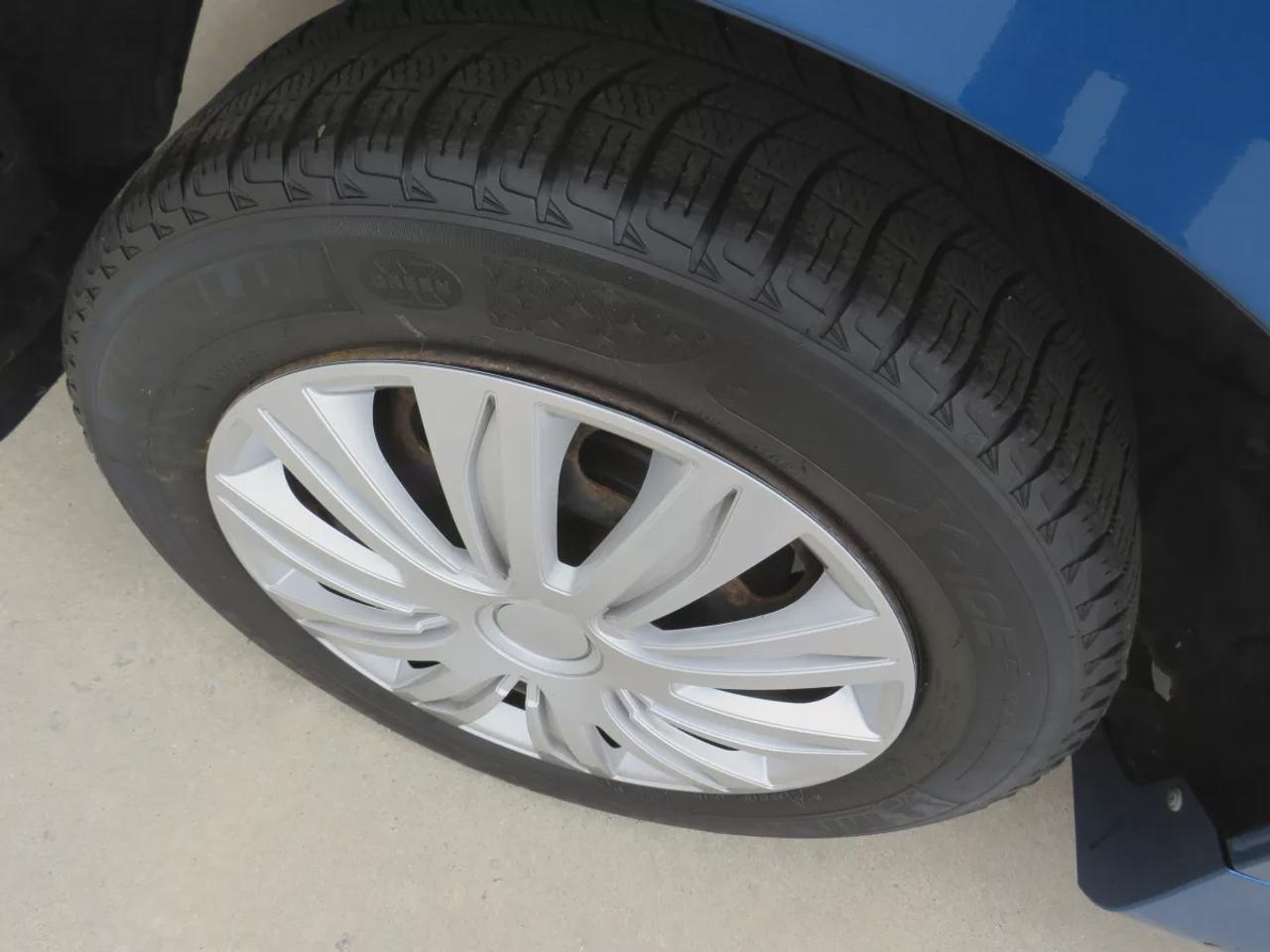 2009 Toyota Matrix Base | Clean Title | No Accidents | Safety Certified | Automatic | CD Player | Power Windows | Power Locks | AC | Cruise Control | Photo