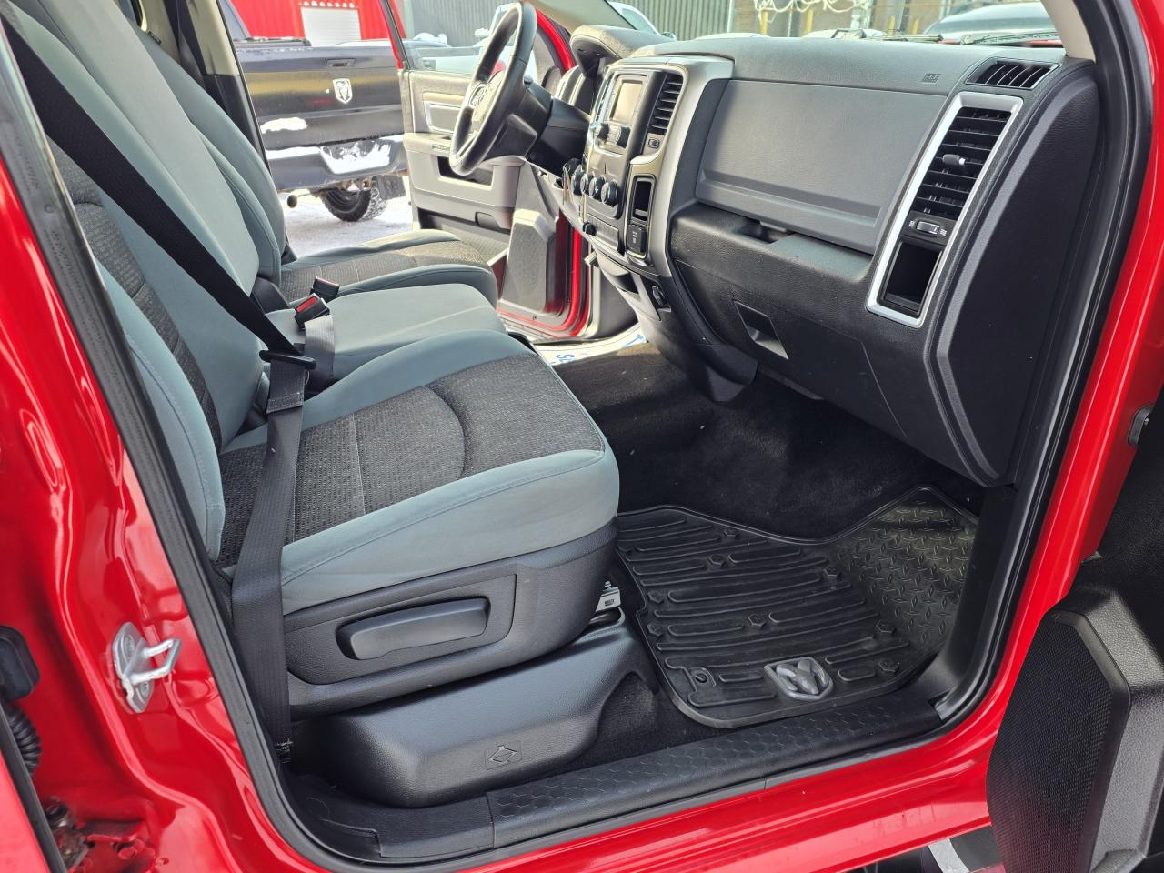 2013 RAM 1500 4WD CREW OUTDOORSMAN Photo