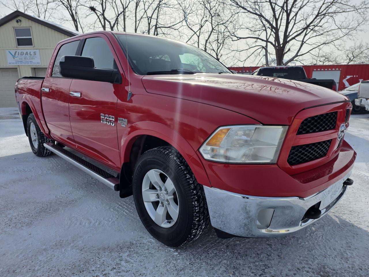 2013 RAM 1500 4WD CREW OUTDOORSMAN Photo2