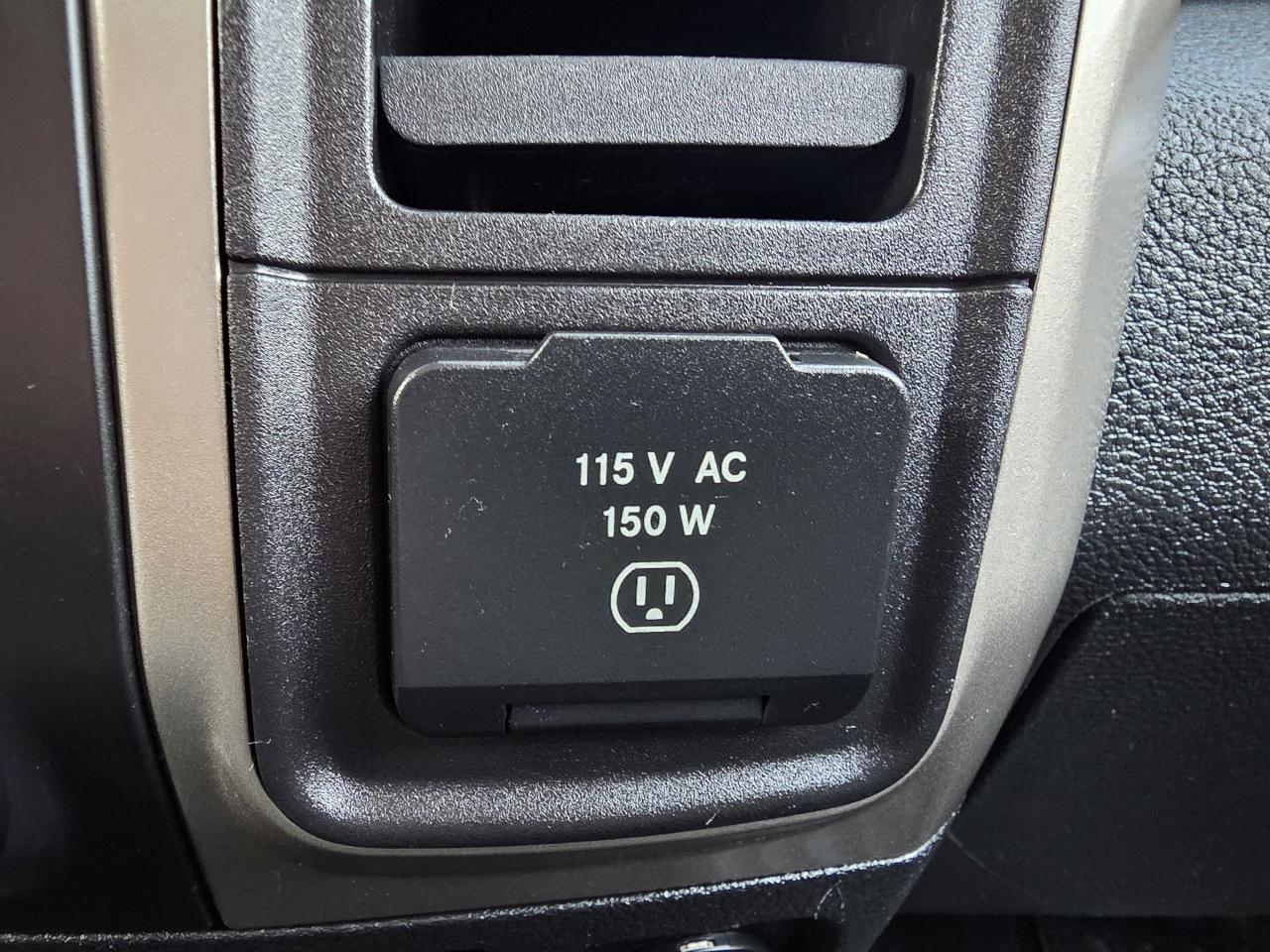 2013 RAM 1500 4WD CREW OUTDOORSMAN Photo