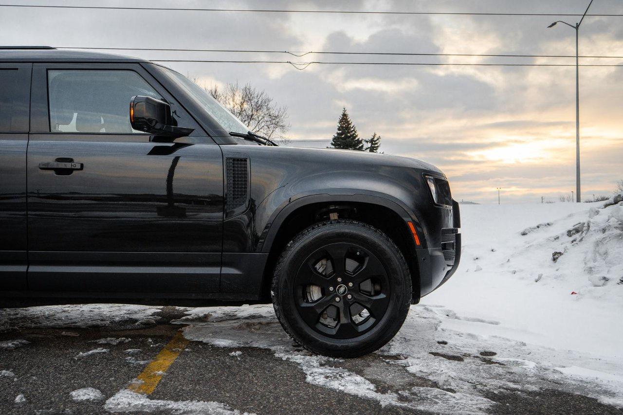 2022 Land Rover Defender SE Photo