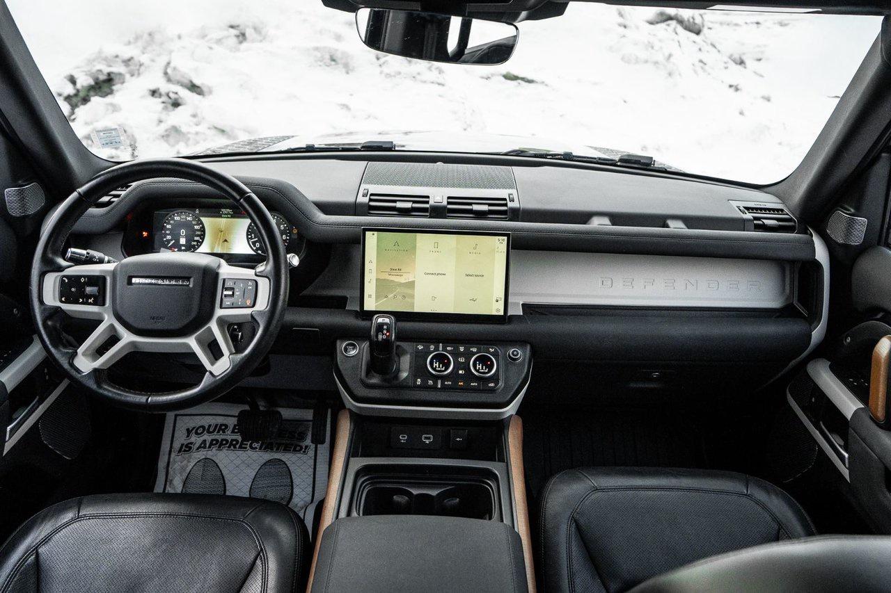 2022 Land Rover Defender SE Photo