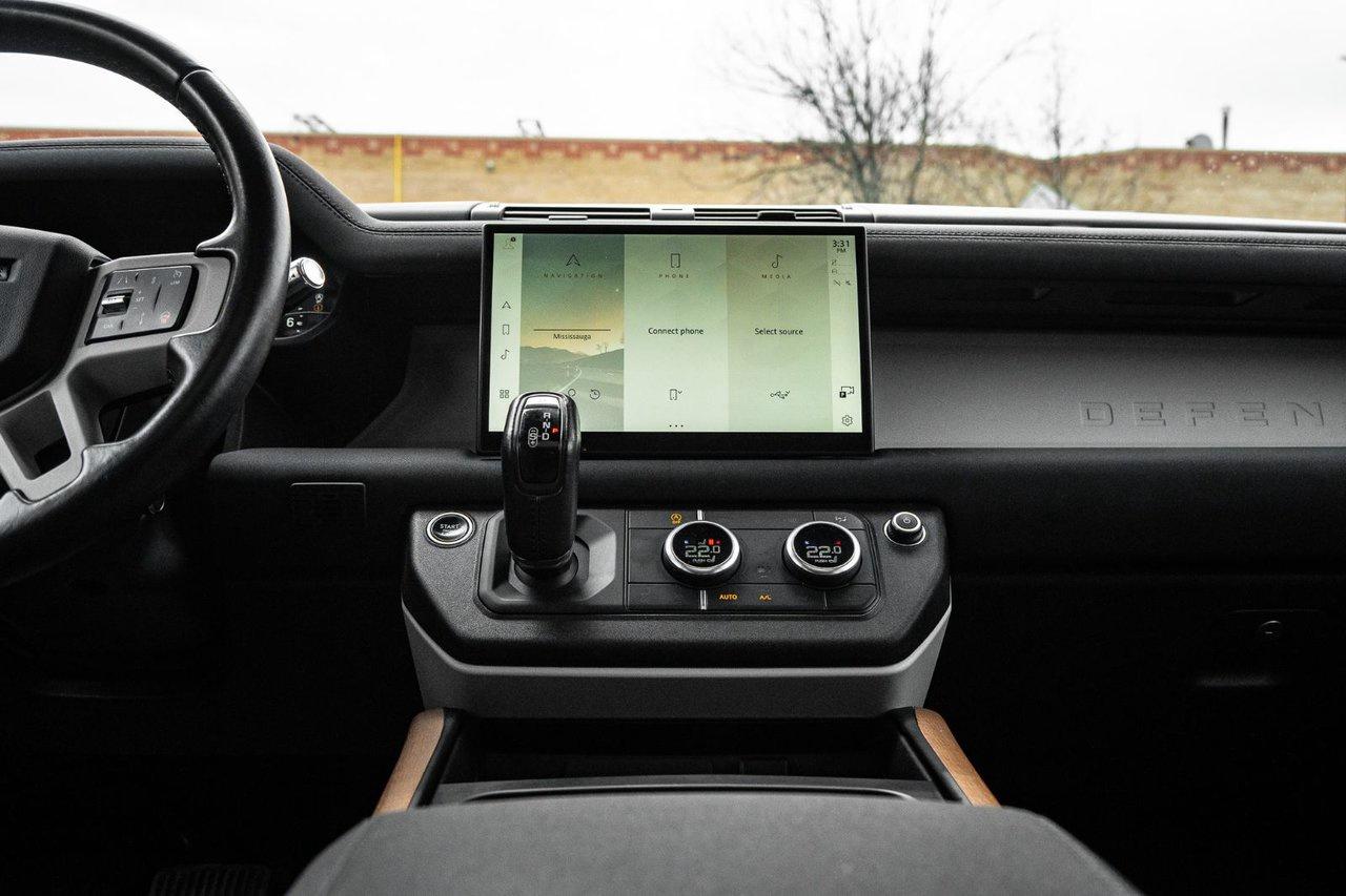 2022 Land Rover Defender 110 SE AWD Photo