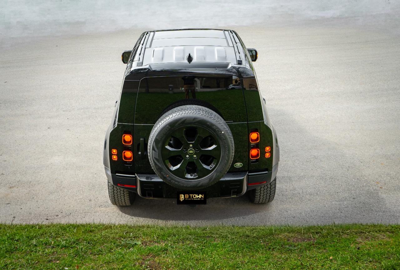 2022 Land Rover Defender 110 SE AWD Photo