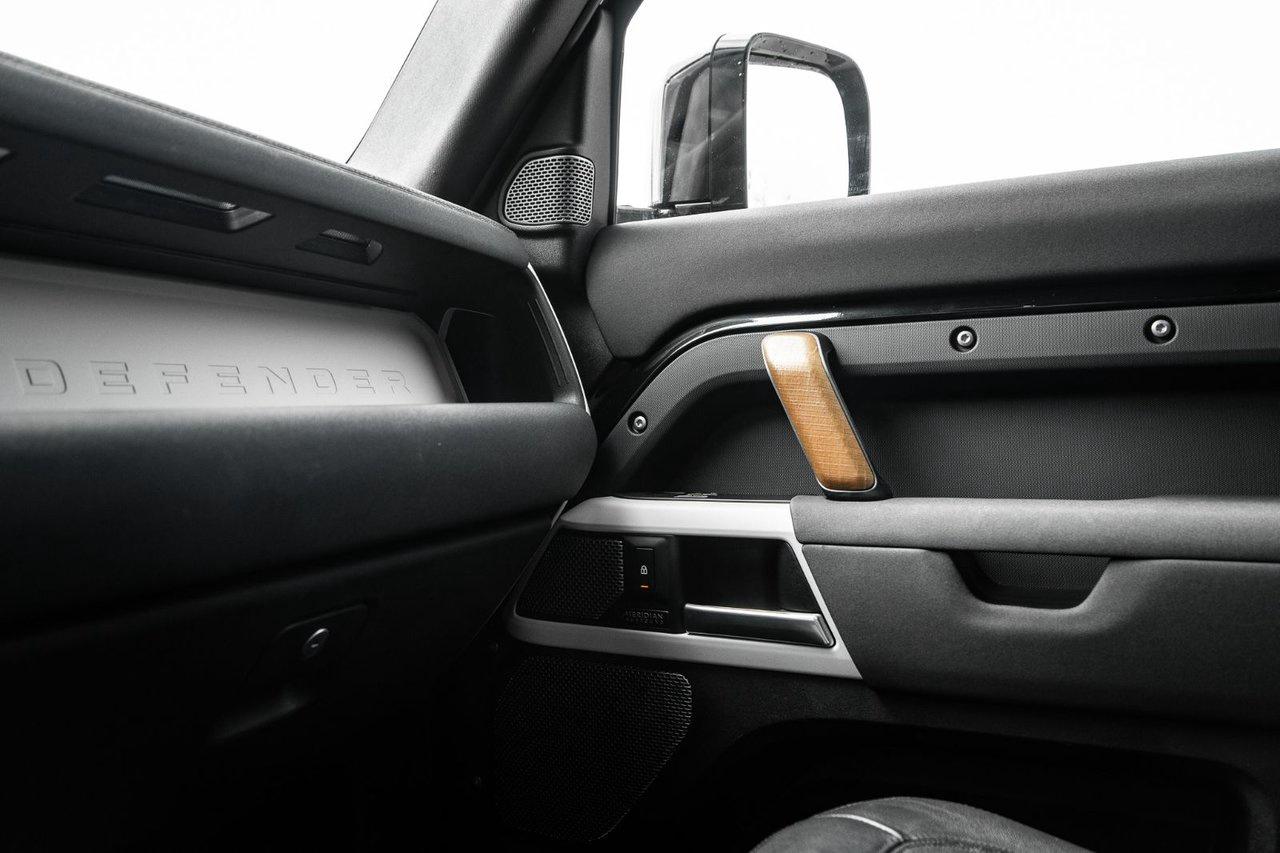 2022 Land Rover Defender 110 SE AWD Photo