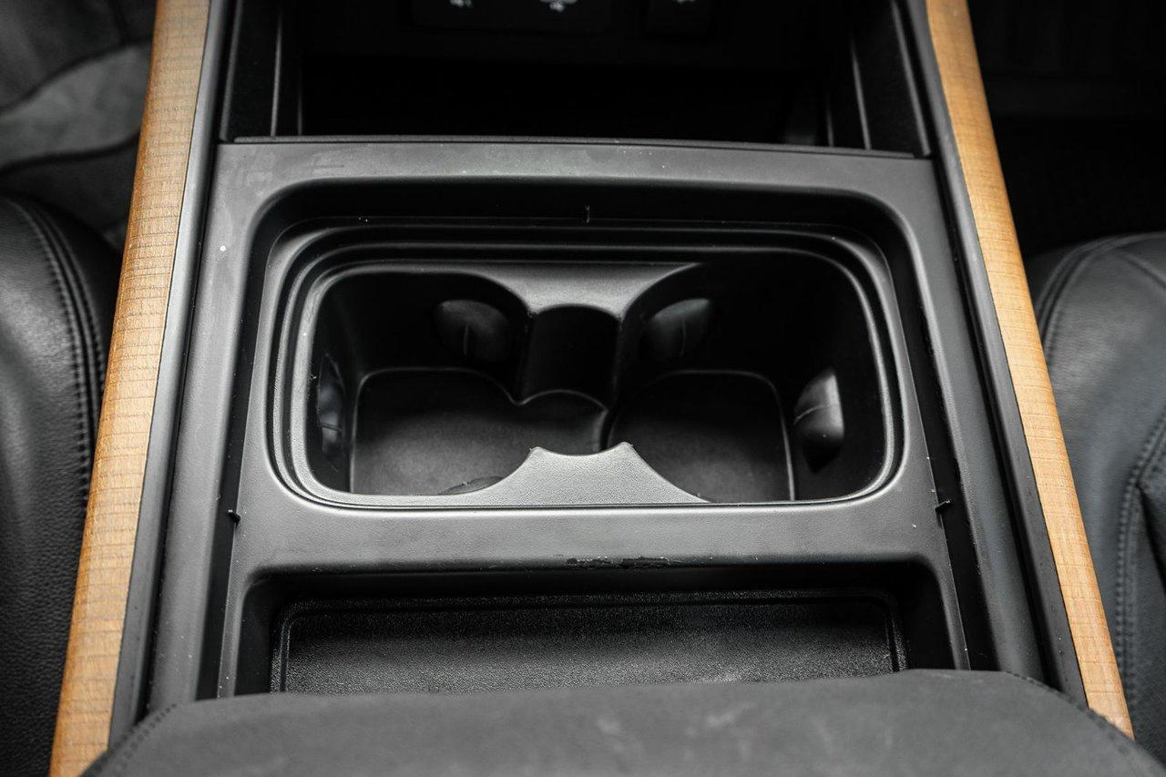 2022 Land Rover Defender 110 SE AWD Photo