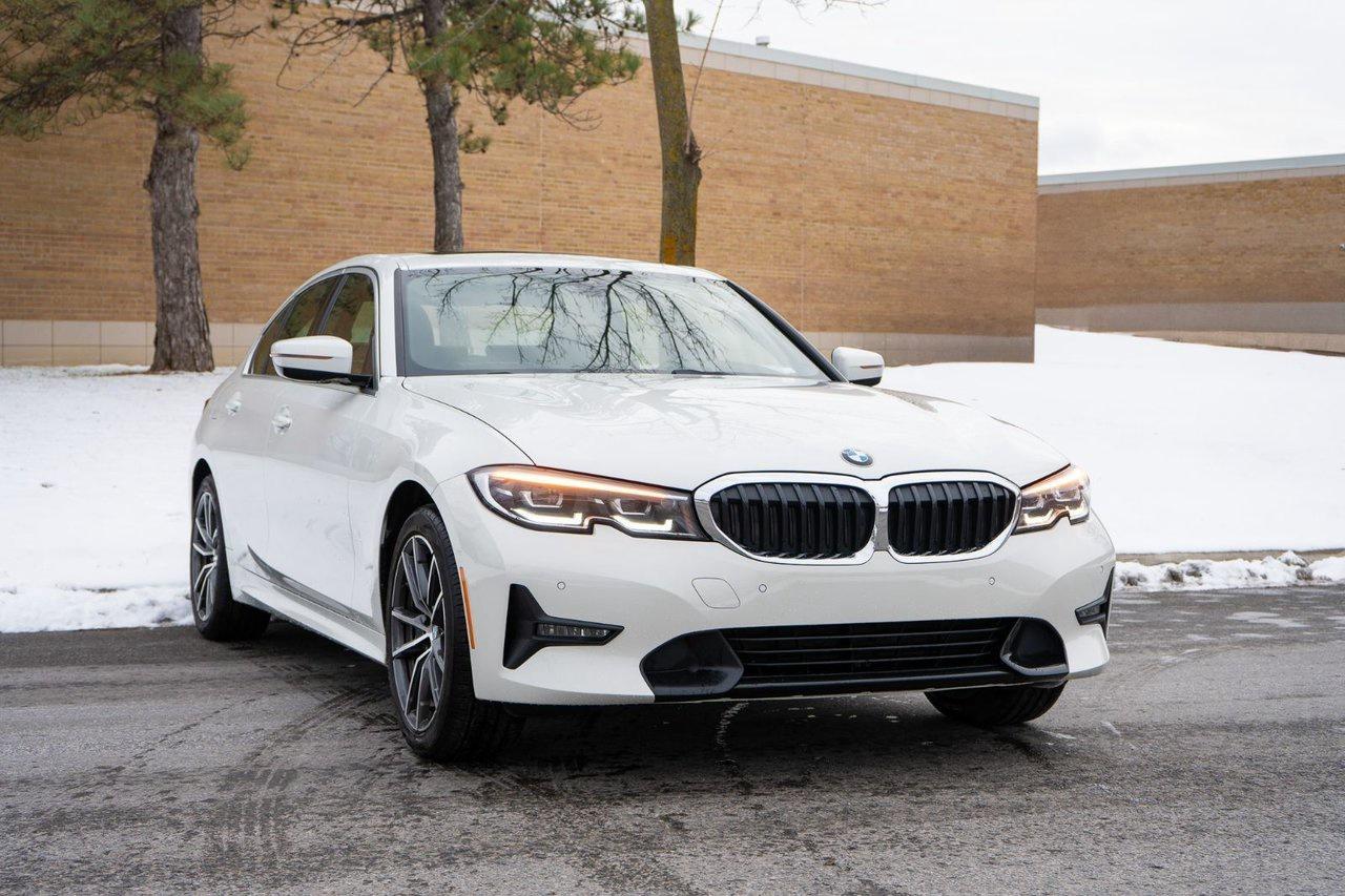 2022 BMW 3 Series 330i xDrive Photo