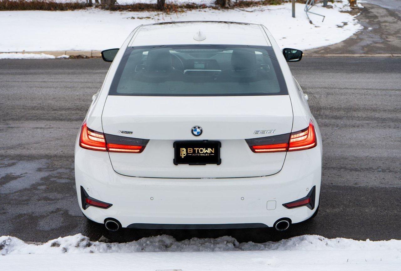 2022 BMW 3 Series 330i xDrive Photo
