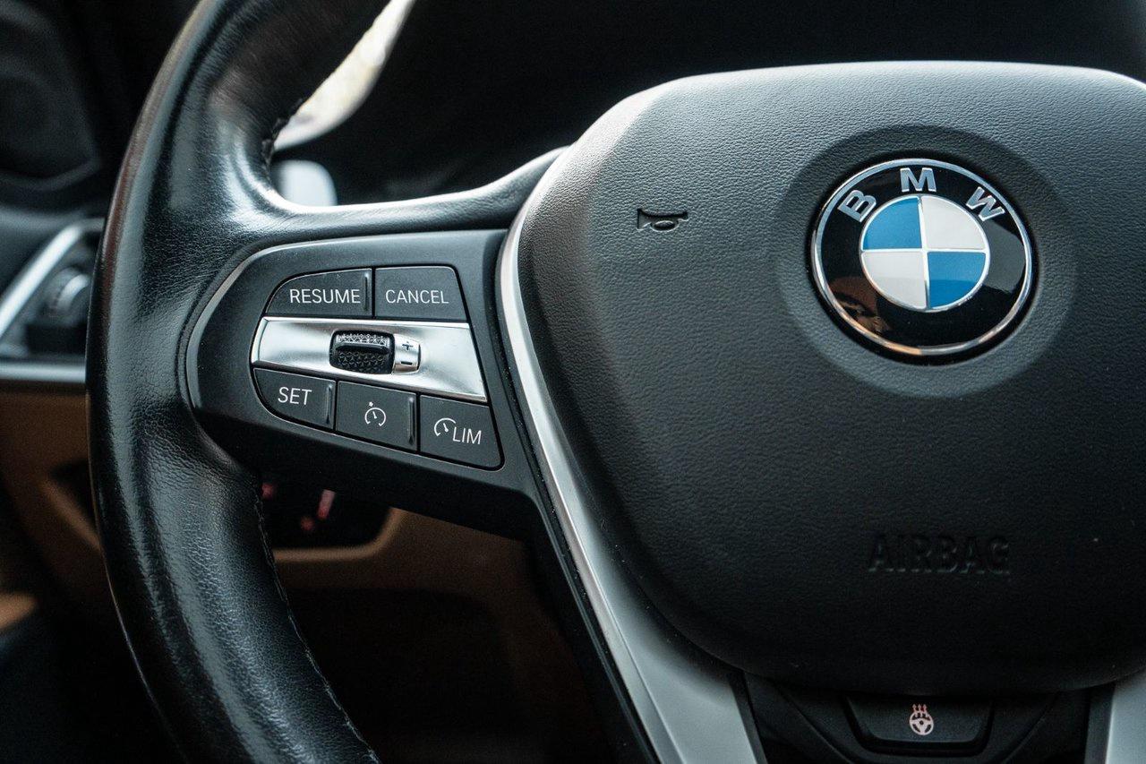 2022 BMW 3 Series 330i xDrive Photo