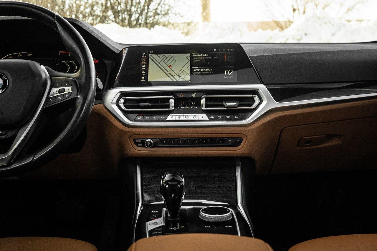 2022 BMW 3 Series 330i xDrive Photo