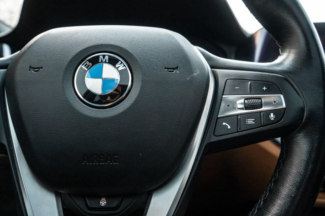 2022 BMW 3 Series 330i xDrive Photo