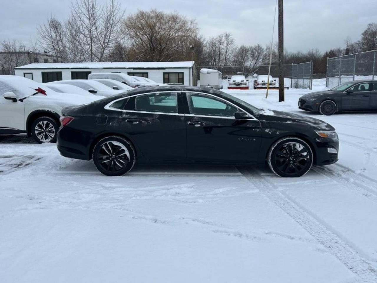 2024 Chevrolet Malibu Midnight Edition  LT, MIDNIGHT EDITIONM ULTRA LOW KM Photo