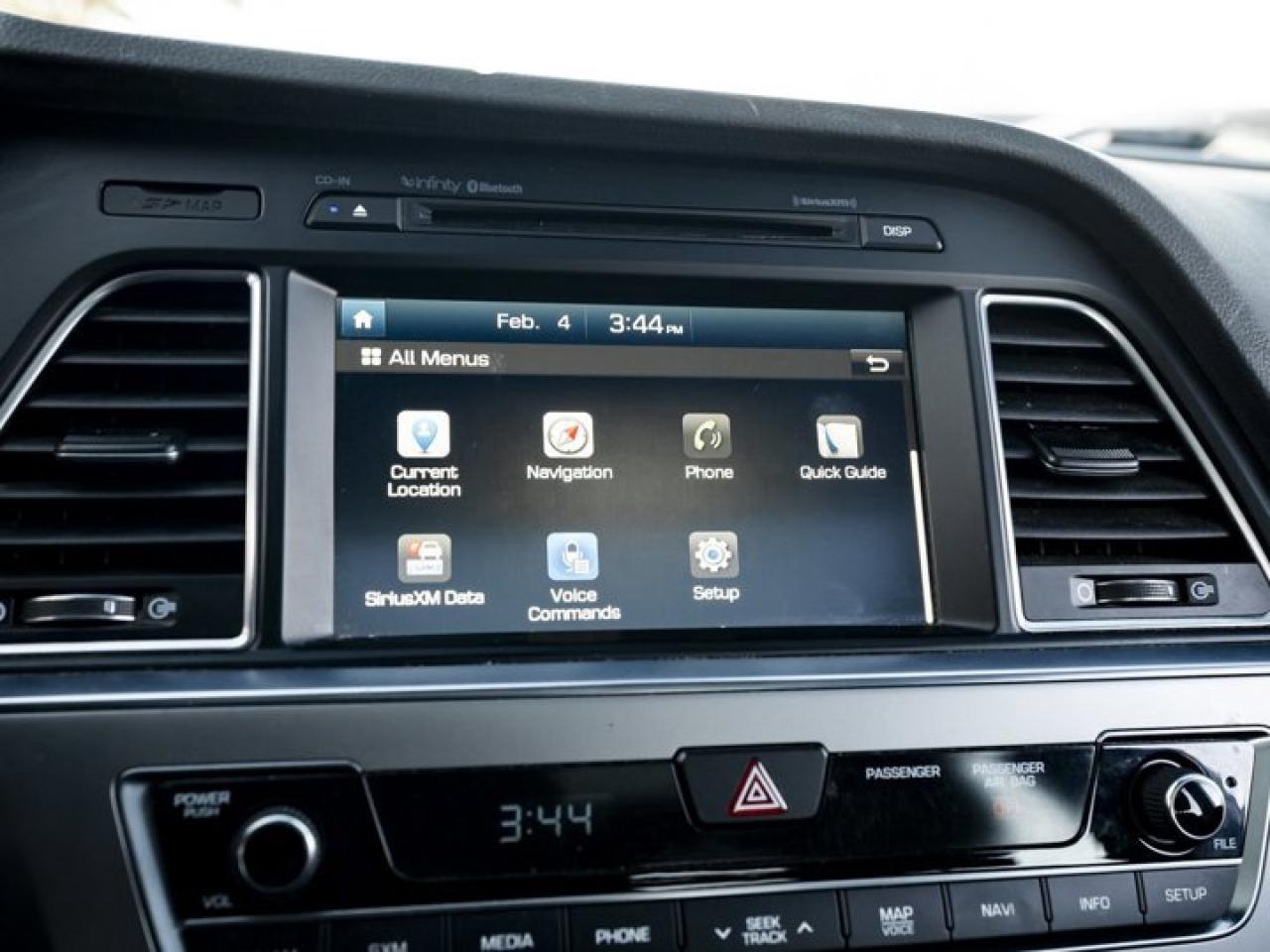 2015 Hyundai Sonata 2.0T Ultimate Panoroof Backup Cam Heated Vented Seats Lane Assist Photo