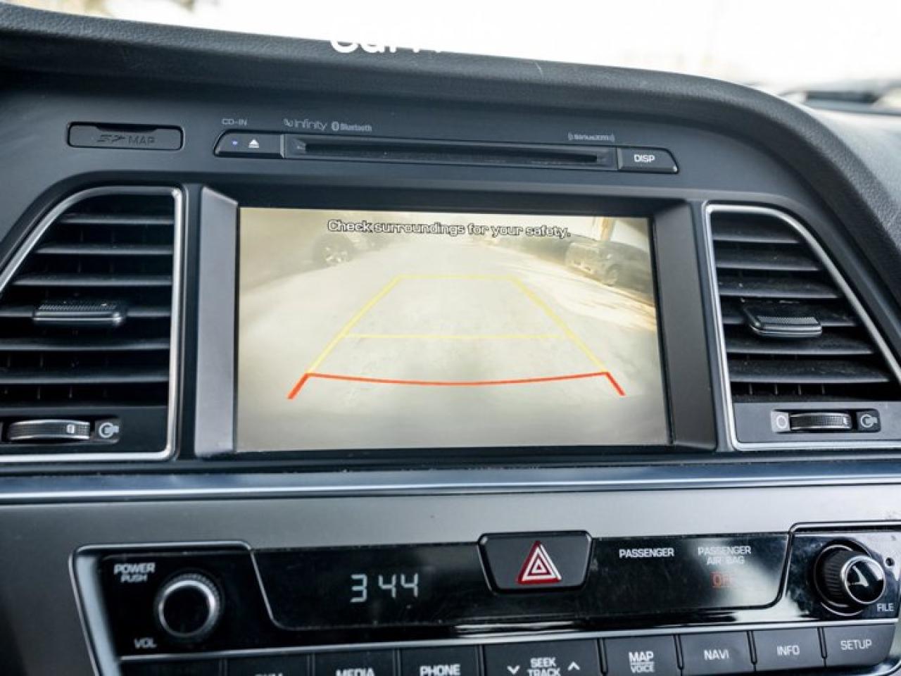 2015 Hyundai Sonata 2.0T Ultimate Panoroof Backup Cam Heated Vented Seats Lane Assist Photo