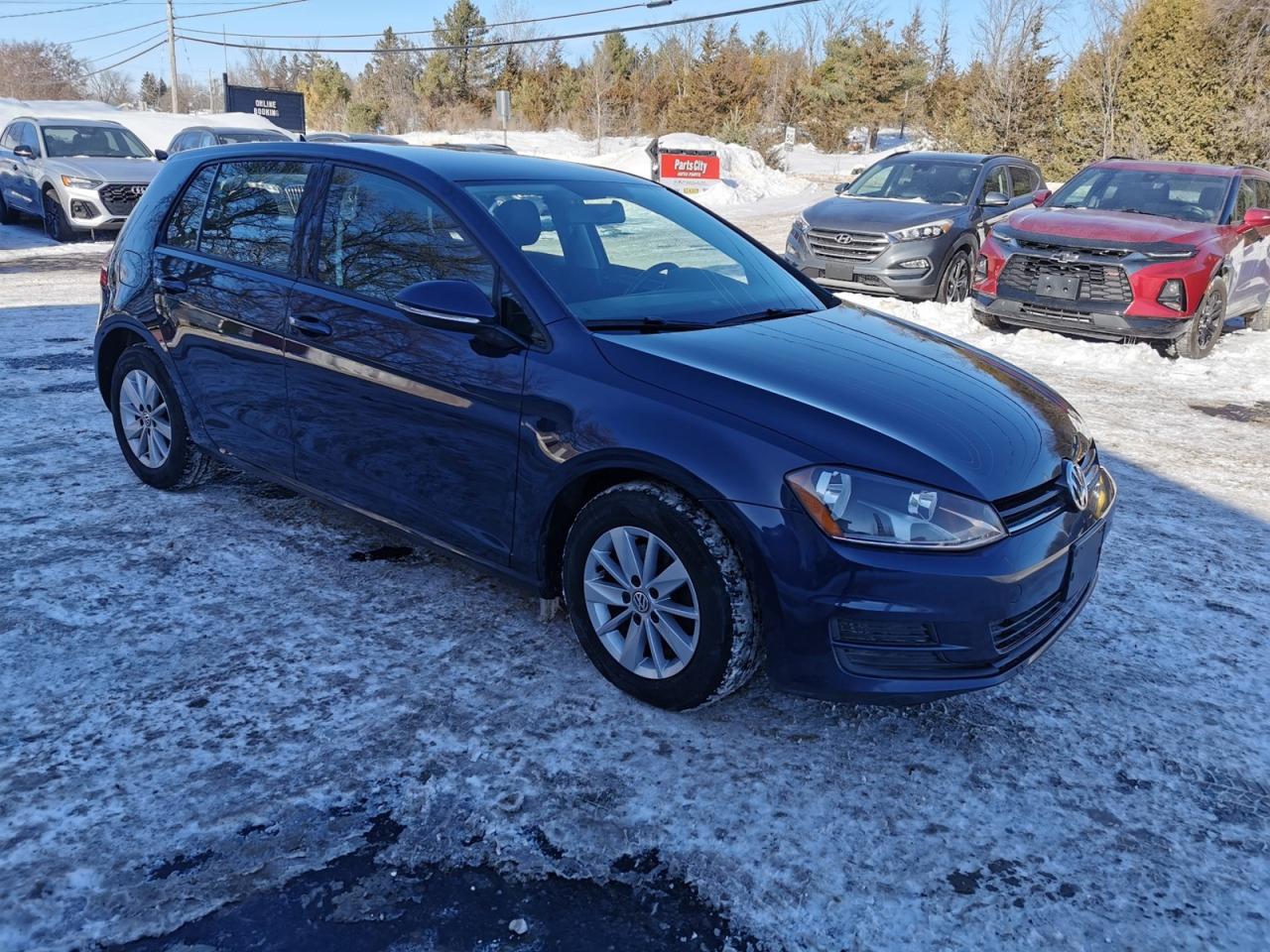 2017 Volkswagen Golf TSi  S Photo