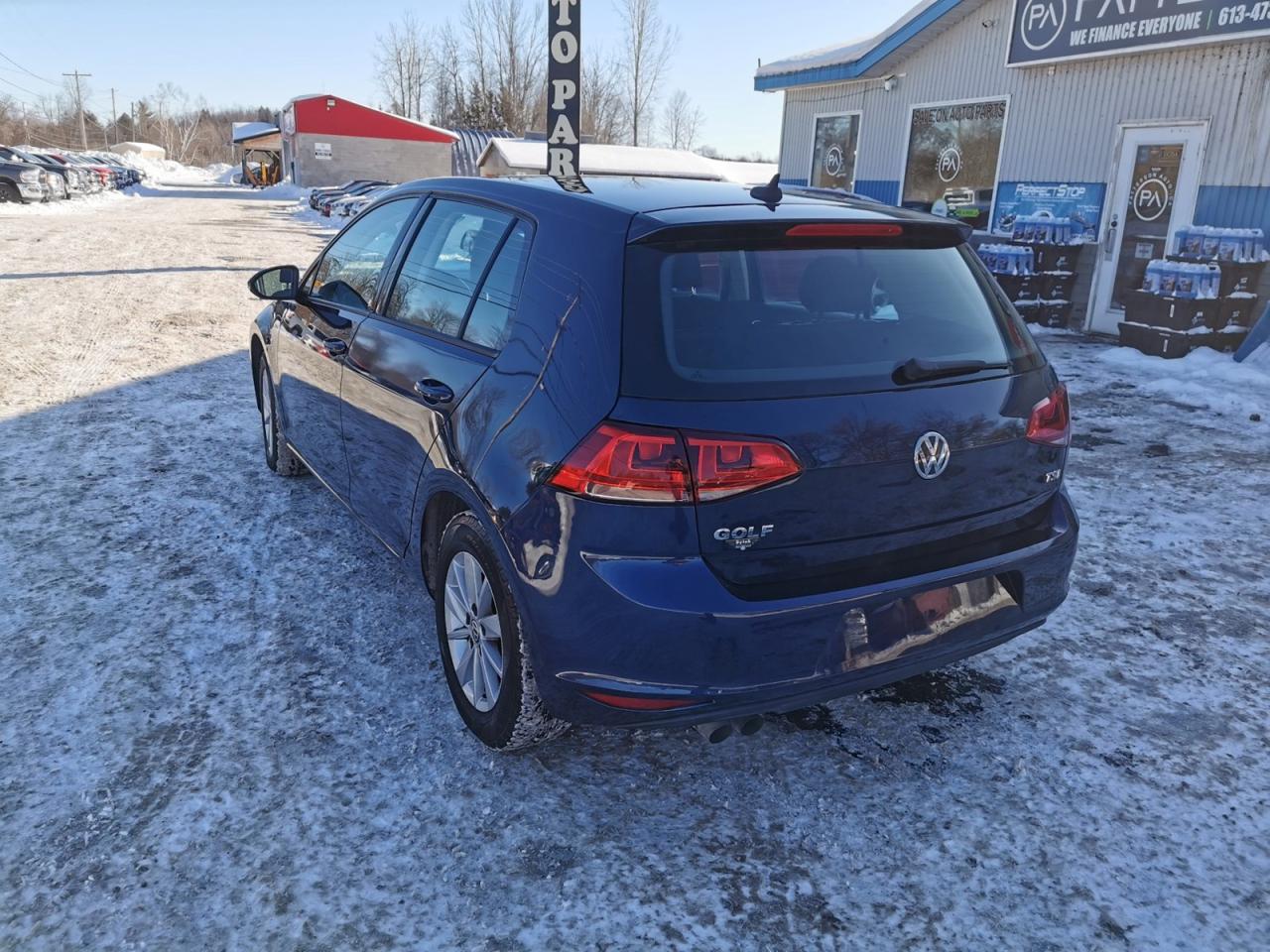 2017 Volkswagen Golf TSi  S Photo