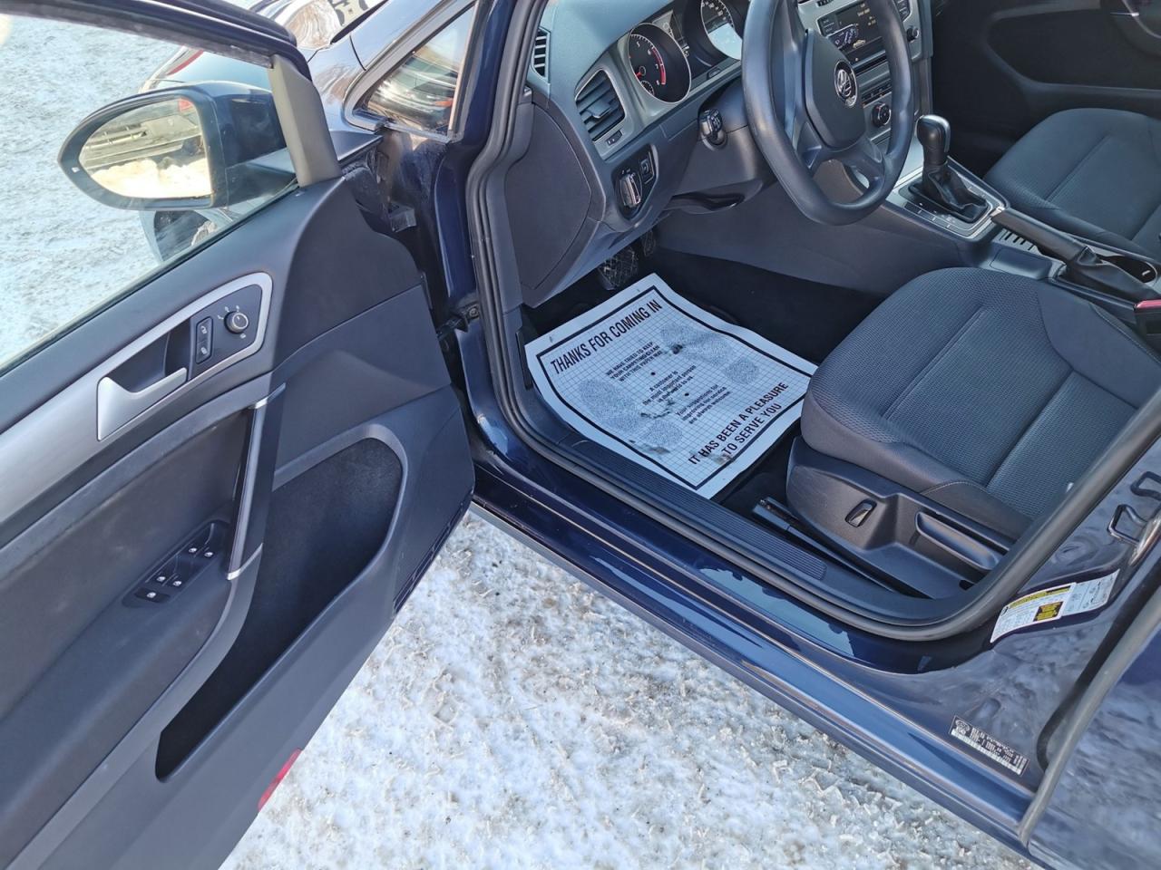 2017 Volkswagen Golf TSi  S Photo