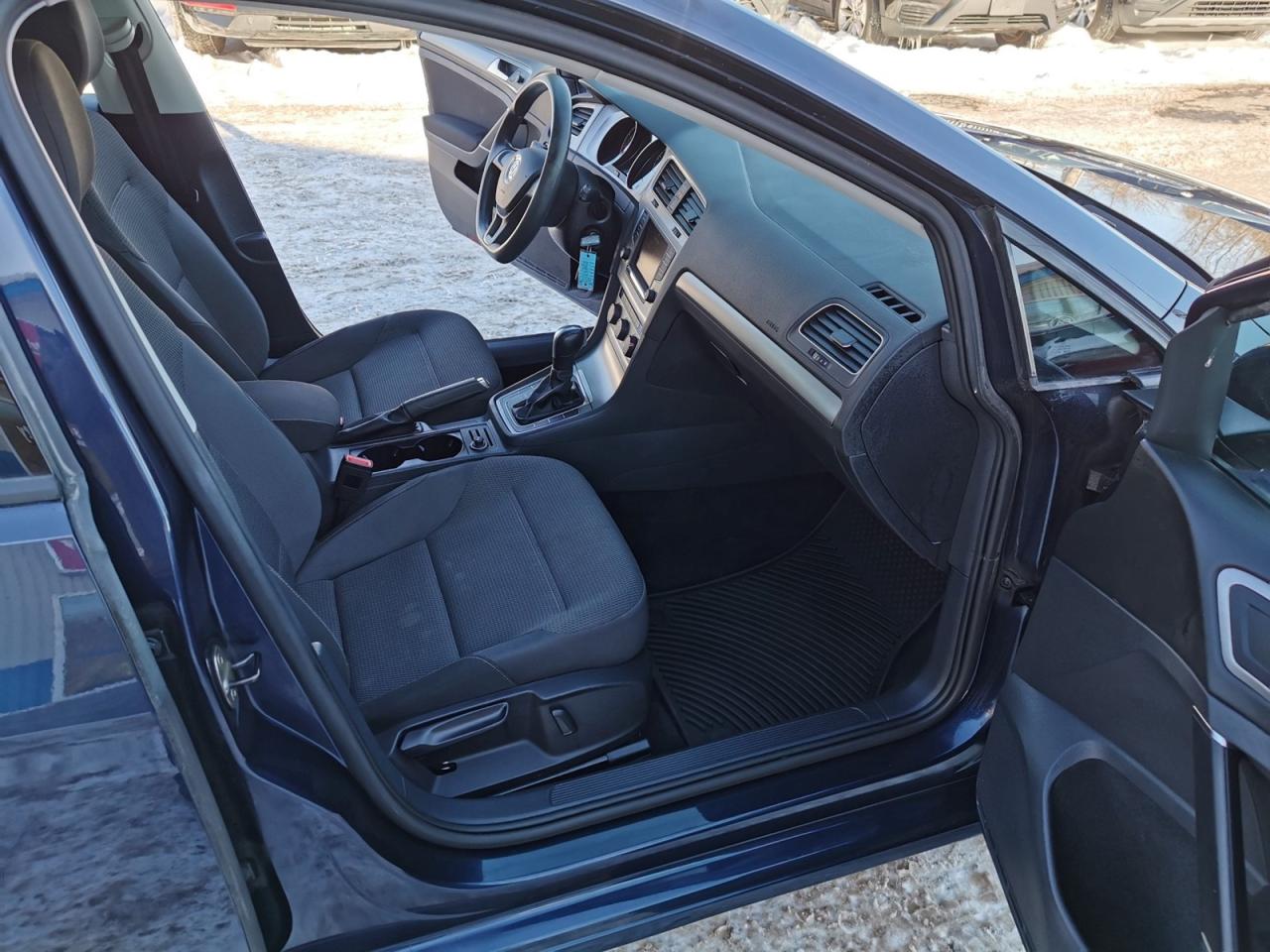 2017 Volkswagen Golf TSi  S Photo