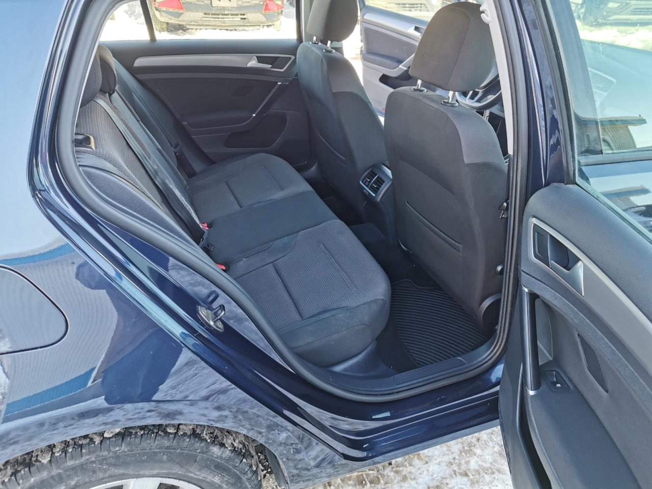 2017 Volkswagen Golf TSi  S Photo