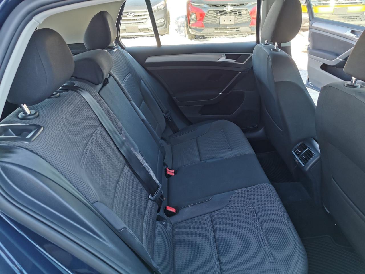 2017 Volkswagen Golf TSi  S Photo