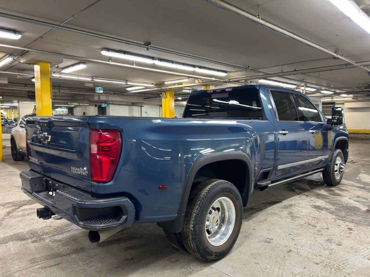 2024 Chevrolet Silverado 3500HD High Country Photo2