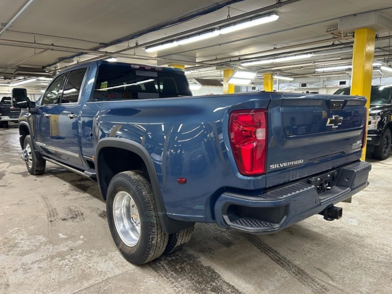 2024 Chevrolet Silverado 3500HD High Country Photo