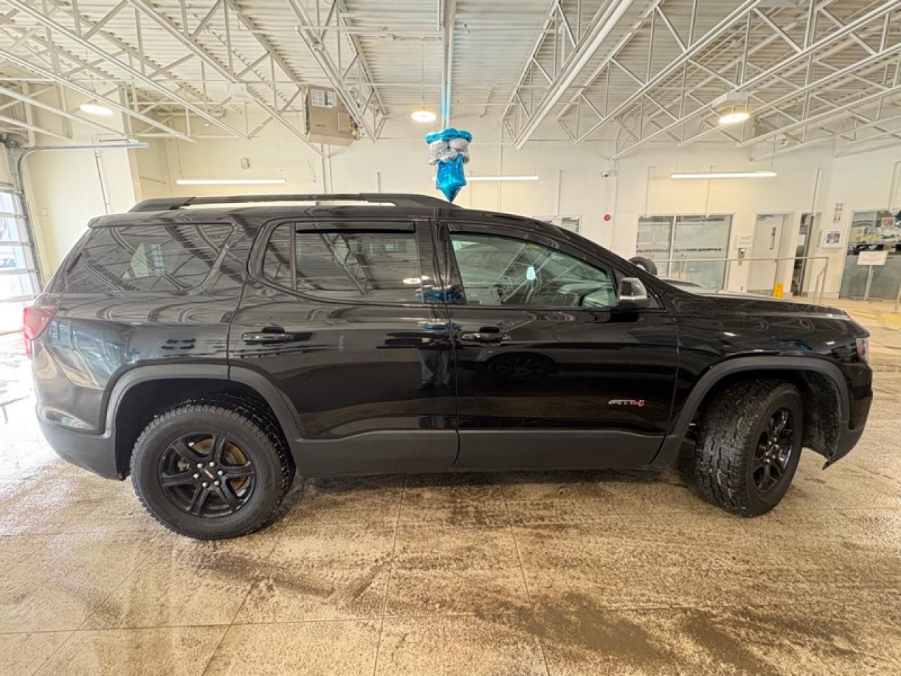 2020 GMC Acadia AT4 Photo