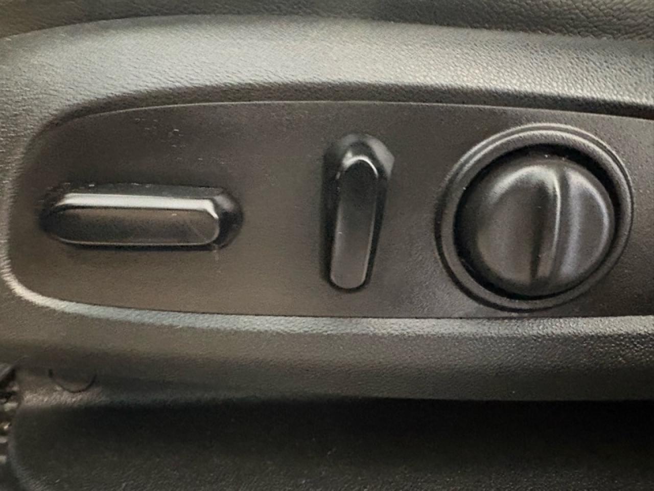 2020 GMC Acadia AT4 Photo