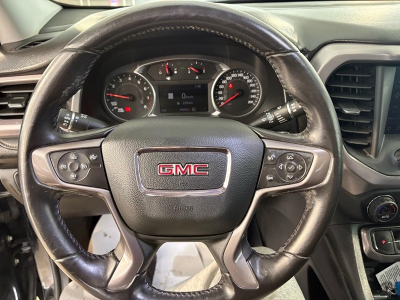 2020 GMC Acadia AT4 Photo