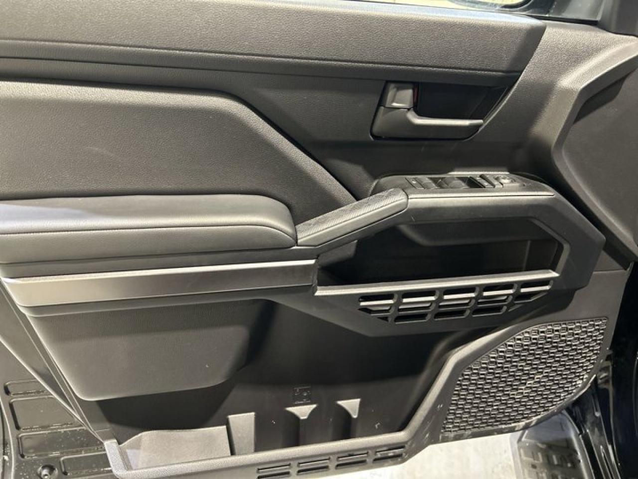 2025 Toyota 4Runner SR5 Photo