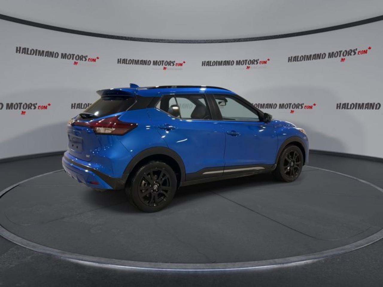 2024 Nissan Kicks SR Photo