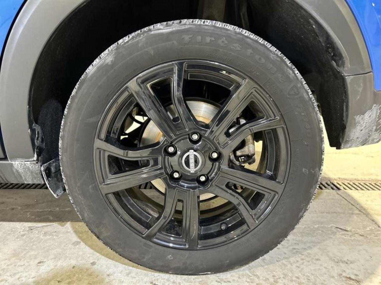 2024 Nissan Kicks SR Photo