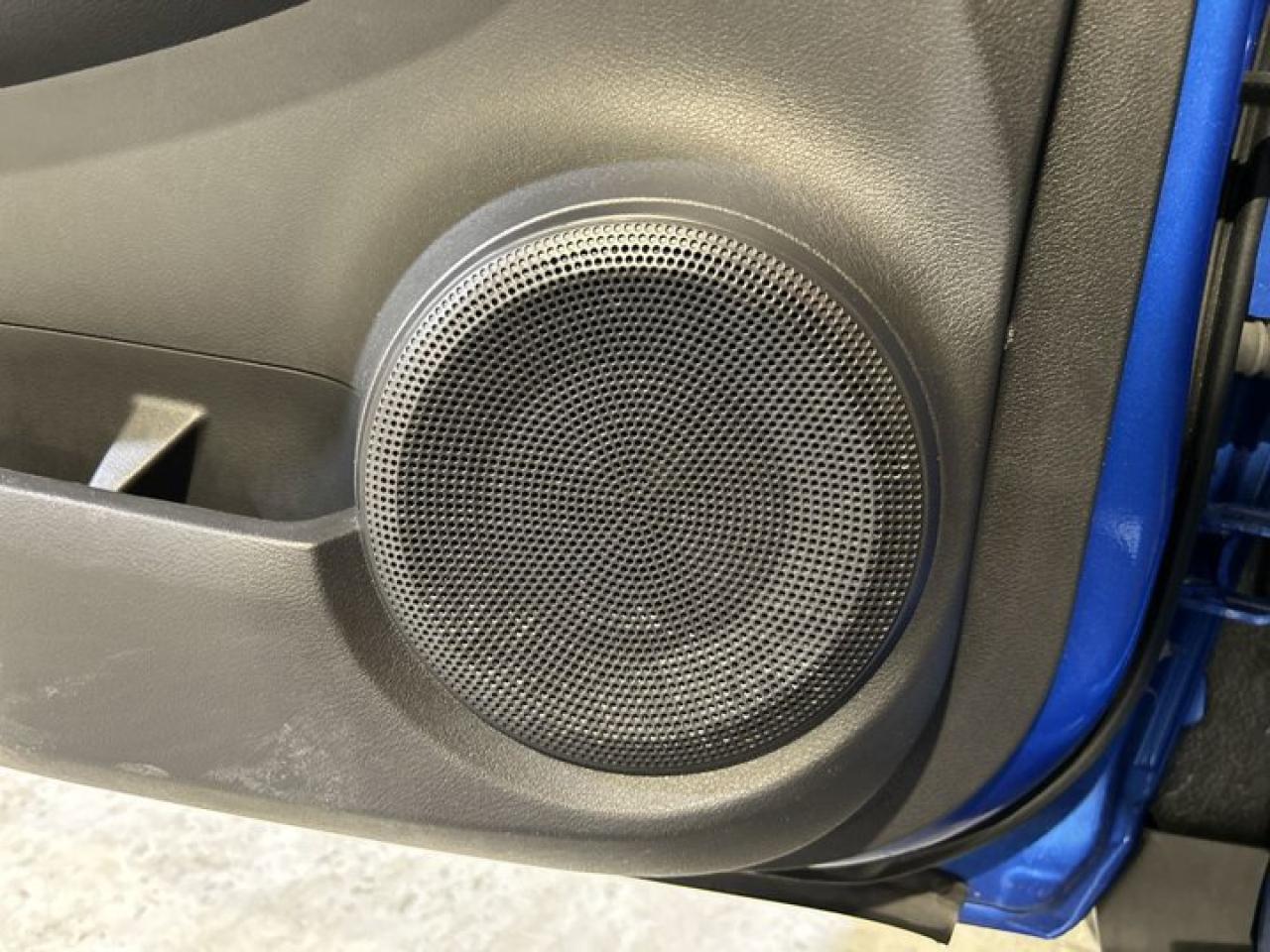 2024 Nissan Kicks SR Photo