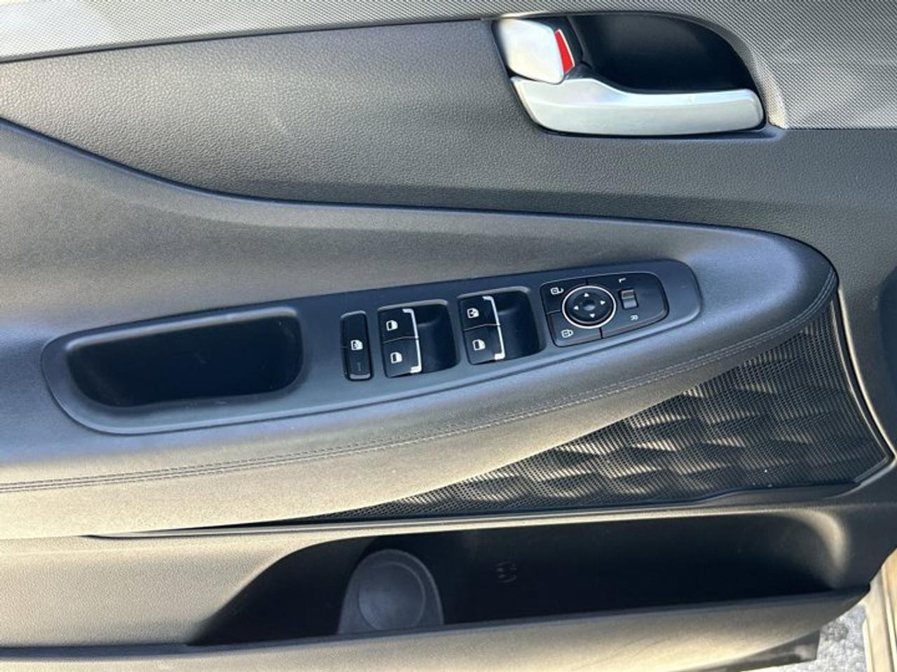 2021 Hyundai Santa Fe Essential AWD Photo