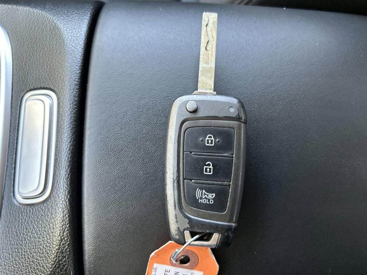 2021 Hyundai Santa Fe Essential AWD Photo