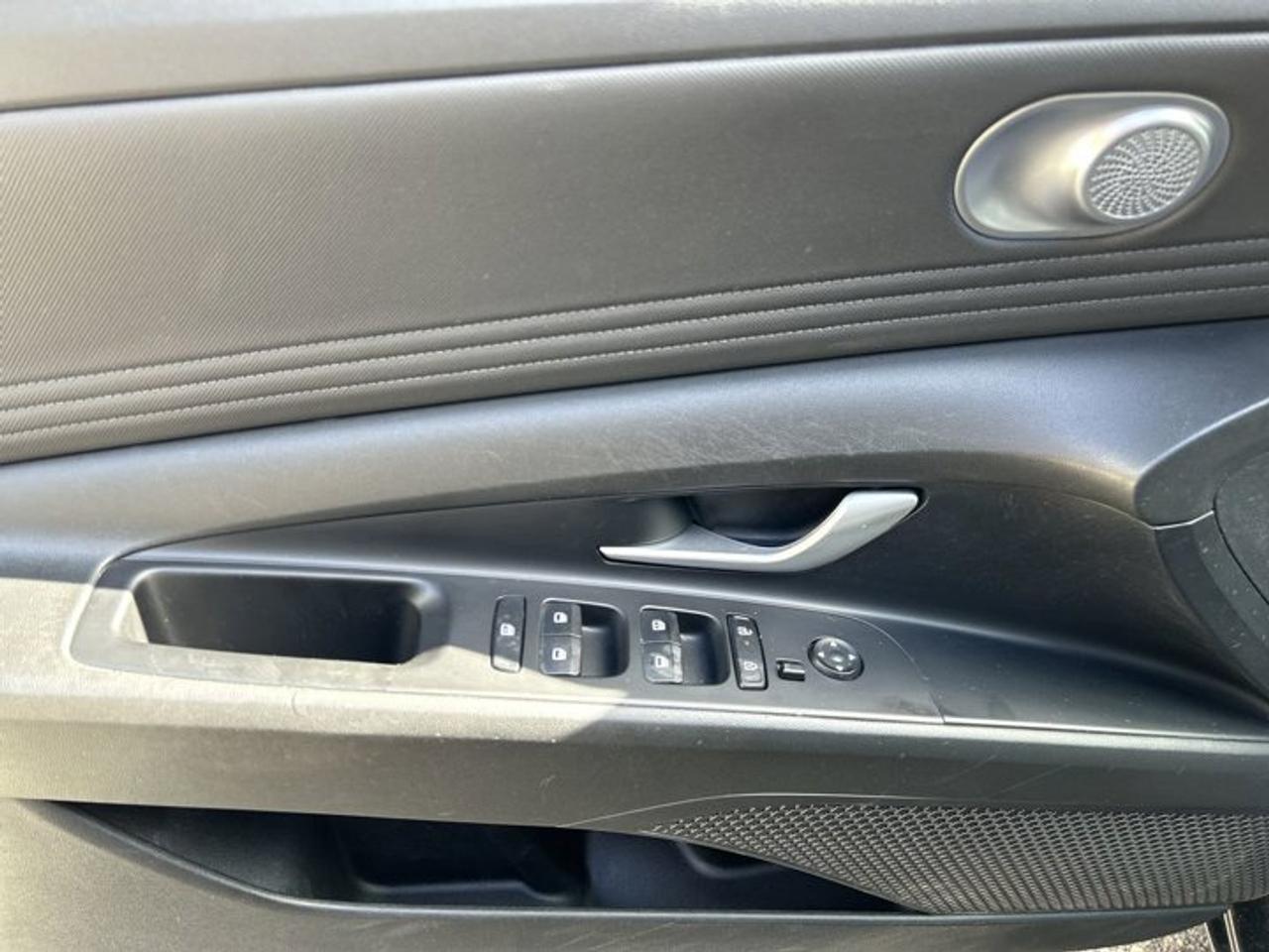 2024 Hyundai Elantra Preferred FWD | No Accidents | Heated Steering Wheel Photo