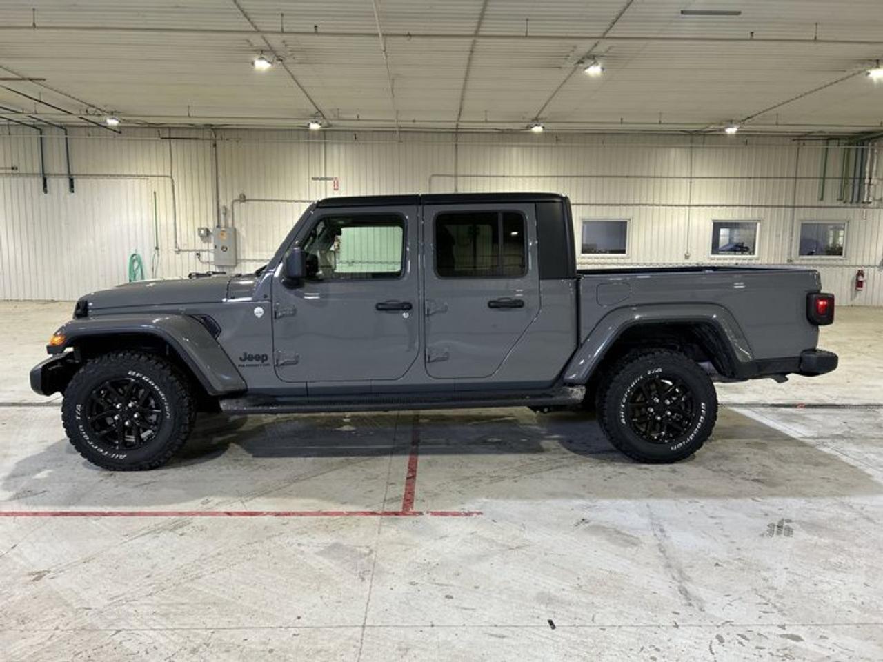 2021 Jeep Gladiator Sport S 4x4 Photo