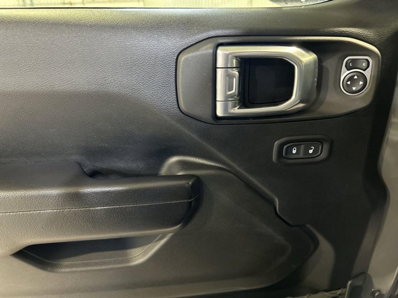 2021 Jeep Gladiator Sport S 4x4 Photo