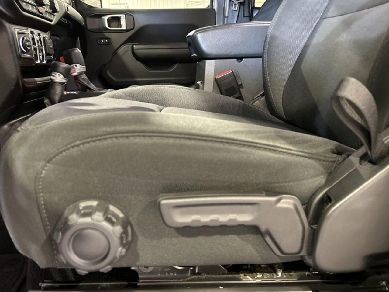 2021 Jeep Gladiator Sport S 4x4 Photo